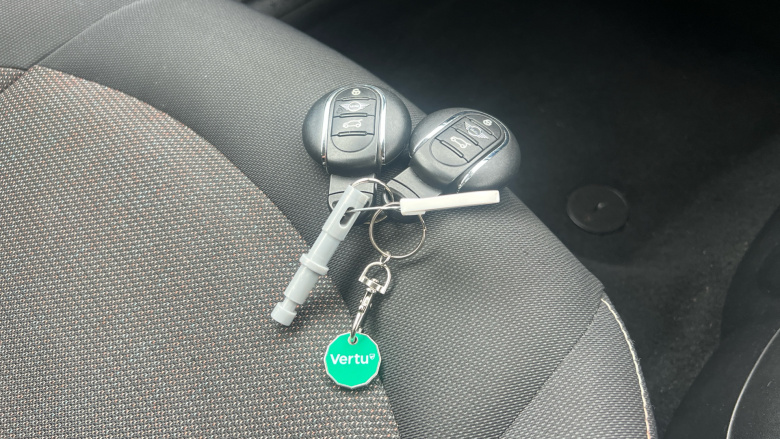 MINI Hatchback 1.5 Cooper Classic 3dr Petrol Hatchback